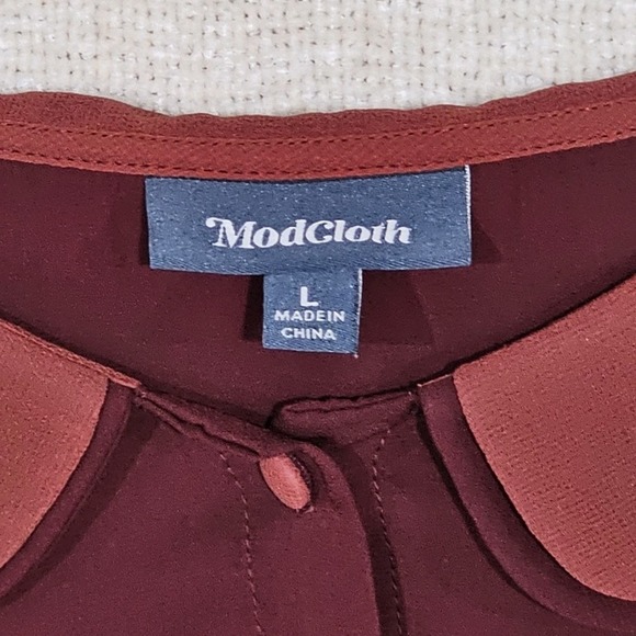 ModCloth Women's Princess Highway Burgundy Scalloped Collar Blouse Size Large - Picture 5 of 6